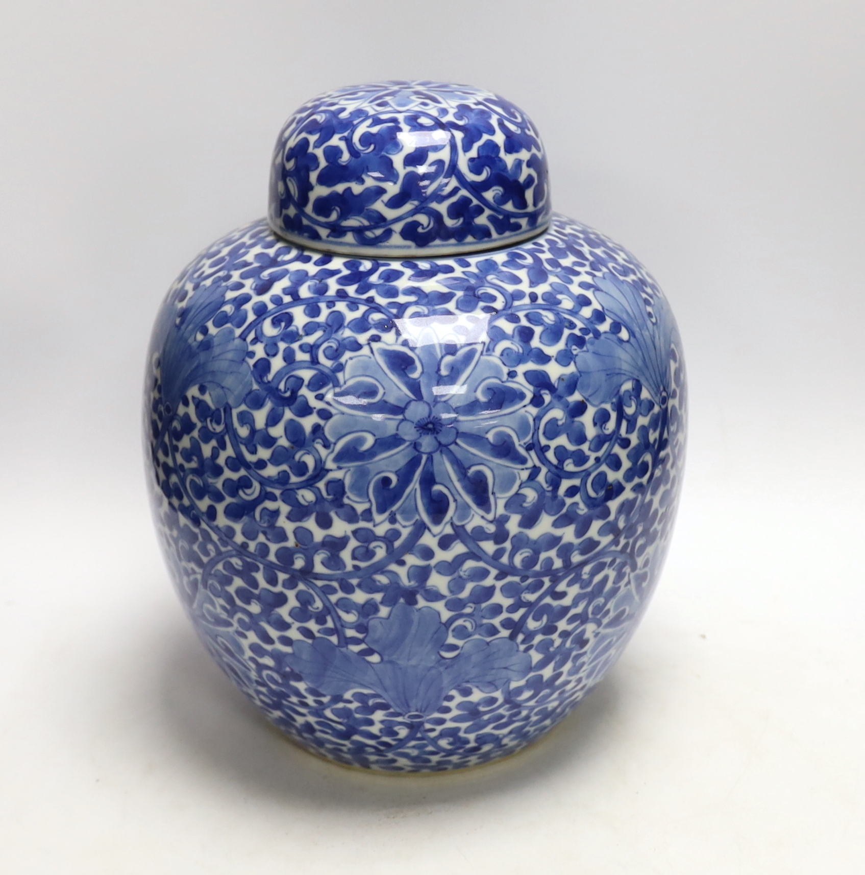 A Chinese blue and white ovoid jar and cover, late 19th century, 29cm high